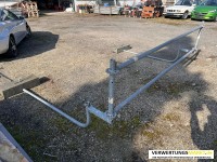 Layher Flachdach Ger&uuml;st Seitenschutz Komplett-Set Gesamtl&auml;nge ca. 130 Meter.